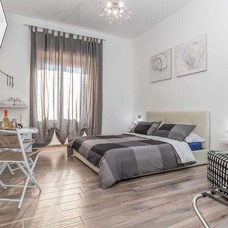 Scirocco Rooms Чивитавекия Екстериор снимка