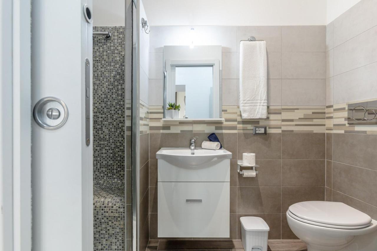 Scirocco Rooms Чивитавекия Екстериор снимка